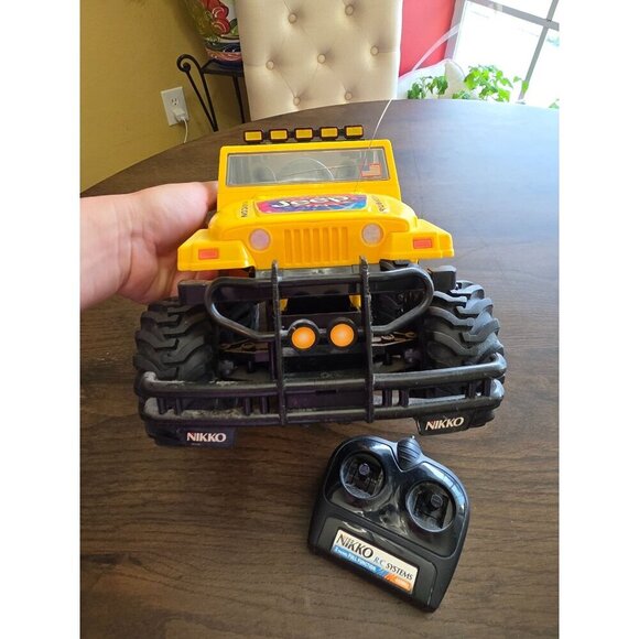 Nikko Vintage 90s Jeep Wrangler Rubicon Remote Control R/C Vehicle Car W/ Remote - Picture 5 of 16